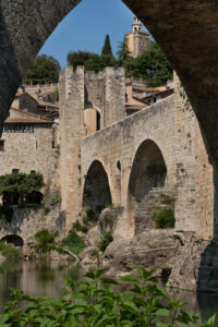 Arquitectura – Ciudad Medieval de Besalu – Foto 9
