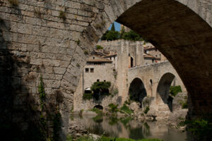 Arquitectura – Ciudad Medieval de Besalu – Foto 3