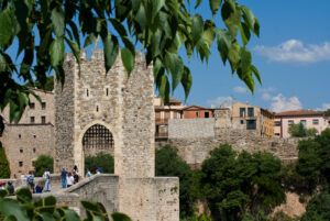 Arquitectura – Ciudad Medieval de Besalu – Foto 4