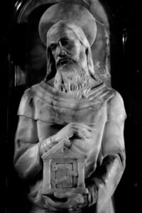 Fotografia conceptual en blanco y negro – Foto 11