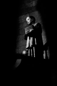 Fotografia conceptual en blanco y negro – Foto 8