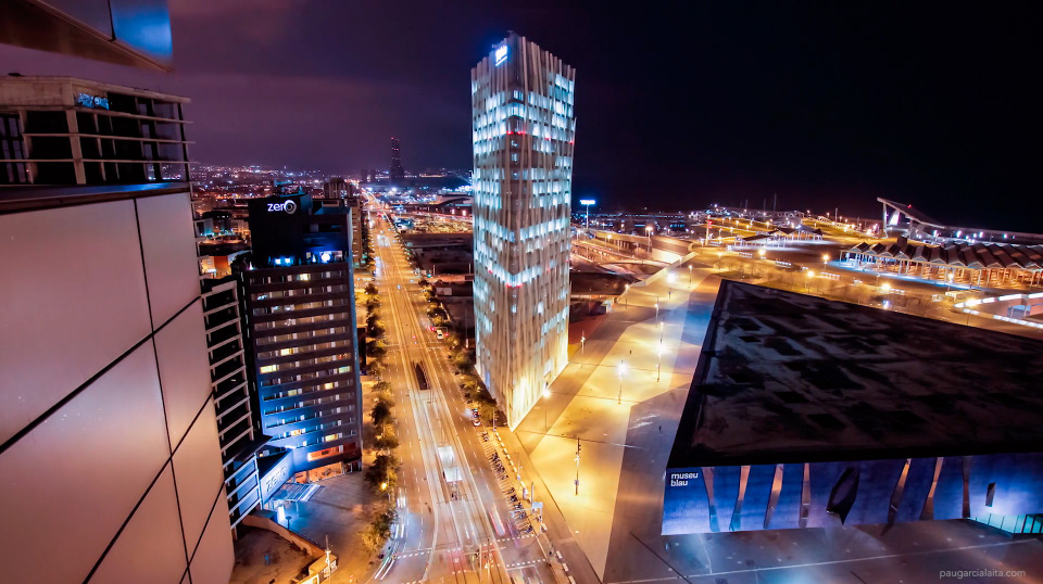 Midnight Barcelona - Timelapse Pau Garcia Laita