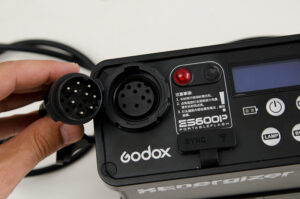 Conexión batería y cabezal flash autónomo